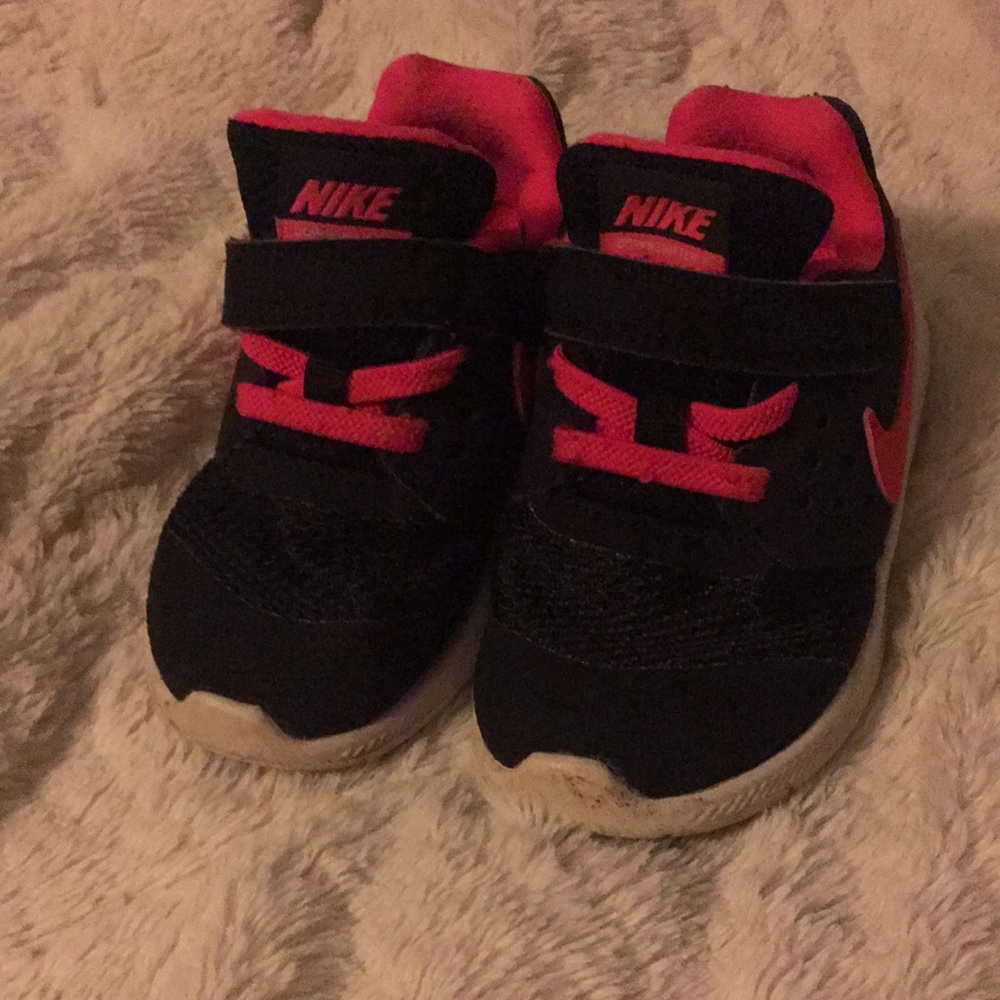Nike toddler black and pink shoes